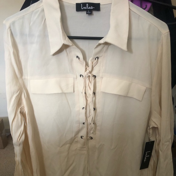 Brand new Lulu’s blouse. Cream color. Size large. - Picture 1 of 5